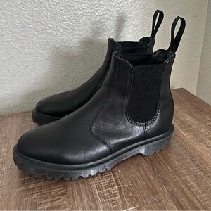 Dr Martens Women’s Black Chelsea Boots